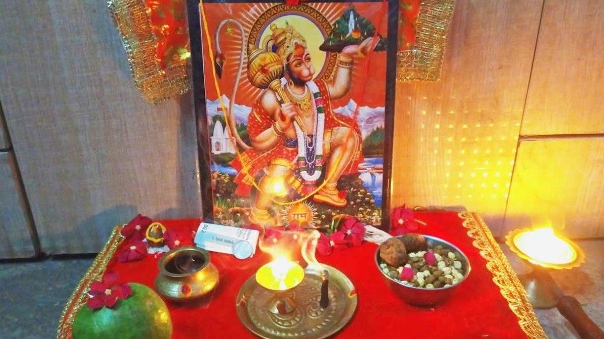 Religion: આ દીવો પ્રગટાવવાથી બધા દુ:ખ દૂર થાય છે, આ સમયે ભગવાન હનુમાનજીને દીવો કરવાથી થશે ફાયદો