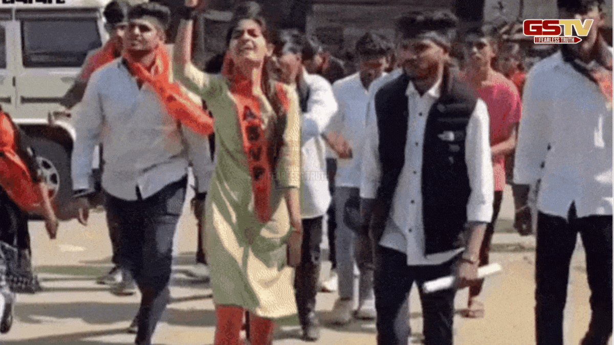 Chhota Udaipur: કન્યા છાત્રાલયમાં છેલ્લા એક વર્ષથી પુરુષ વોર્ડન, ABVPના વિદ્યાર્થીઓએ કર્યો ઉગ્ર વિરોધ