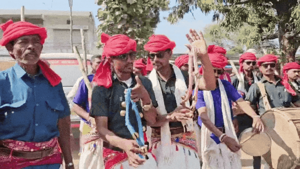 Chhota Udaipur: ભંગુરિયા મેળાની ધૂમ સાથે હોળી ઉત્સવની શરૂઆત, ઢોલના ધબકારે આદિવાસી સંસ્કૃતિનો અનોખો મહેરામણ
