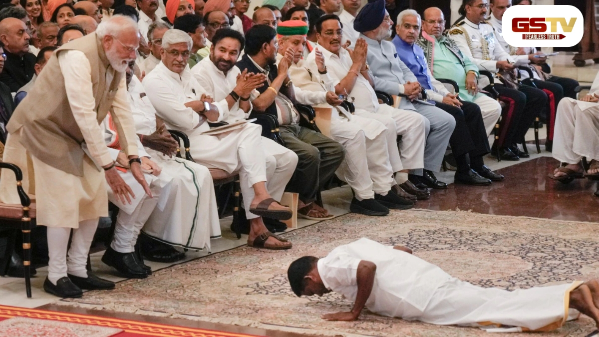VIDEO:  પદ્મશ્રી પુરસ્કાર વિજેતા શખ્સે મોદીને કર્યા સાષ્ટાંગ પ્રમાણ,જુઓ PMનું કેવું રહ્યું રીએક્શન