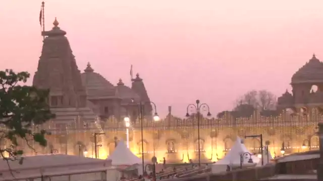 VIDEO: રામ મંદિર ફંડ હેરાફેરી મામલે સુપ્રીમ કોર્ટ લાલઘૂમ: નિષ્પક્ષ તપાસ માટે રચાઈ નવી SIT, 2 અઠવાડિયામાં સ્ટેટસ રિપોર્ટ મંગાવાયો