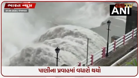 VIDEO: નેપાળ પછી કારગીલમાં વાદળ ફાટવાના કારણે  પૂર આવ્યું, સલાલ ડેમના અનેક દરવાજા ખોલાયા