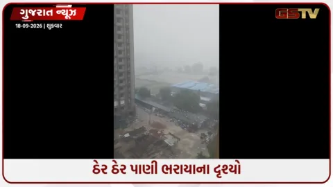 VIDEO: અમદાવાદમાં કાળા ડિબાંગ વાદળો વચ્ચે વીજળીના કડાકા-ભડાકા સાથે ધોધમાર વરસાદ તૂટી પડ્યો, લોકો ફસાયા