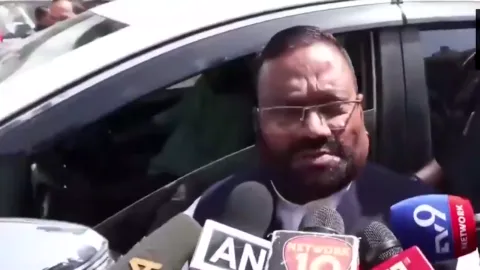 VIDEO: ‘અપની જનતા પાર્ટી’ હવે INDIA ગઠબંધનમાં જોડાશે, રાહુલ ગાંધી સાથે મુલાકાત બાદ સ્વામી પ્રસાદ મૌર્યની મોટી જાહેરાત