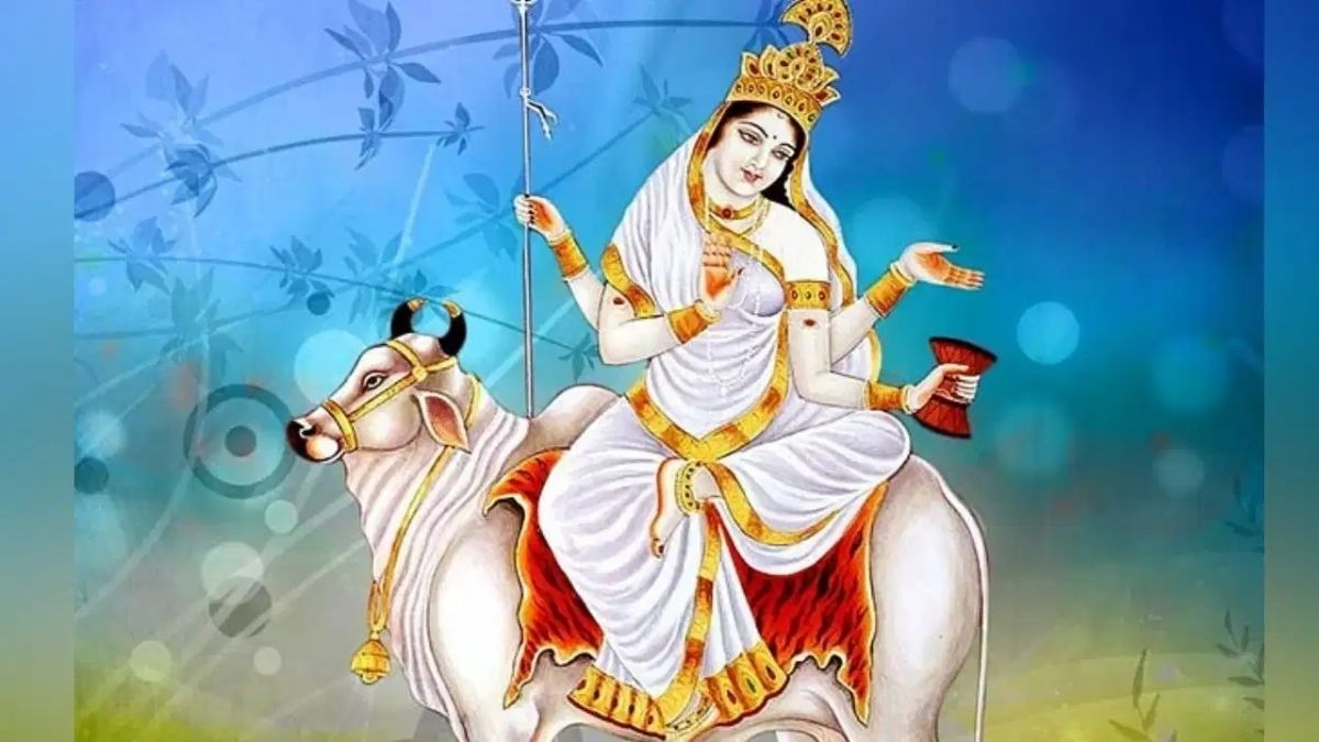 નવરાત્રિનો પ્રથમ દિવસ: માતા શૈલપુત્રી કોણ છે? જાણો તેમના જન્મની કથા અને પૂજા વિધિનું આધ્યાત્મિક મહત્વ